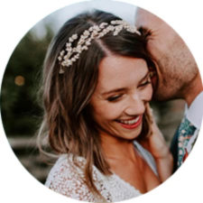 Picture of a bride who recommends ENDERLEGARD.com