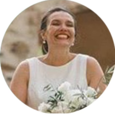 Picture of a smiling bride who recommends ENDERLEGARD.com