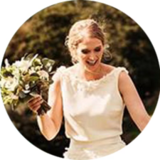 Picture of a bride who recommends ENDERLEGARD.com